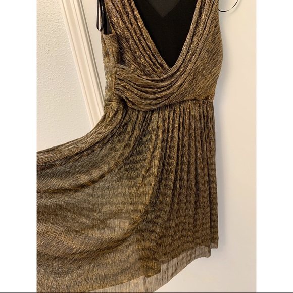 SALE! New wo tag gold metallic v-neck party dress - Picture 3 of 3